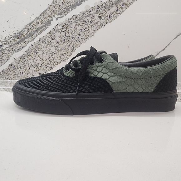 Vans x Harry Potter Slytherin Black & Green Snake Low-Top Sneakers 8.5 W / 7.5 M - Picture 3 of 10